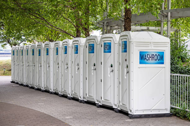 Best Porta potty rental near me  in Selma, AL